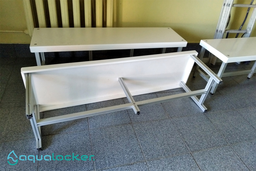 Moisture-proof bench